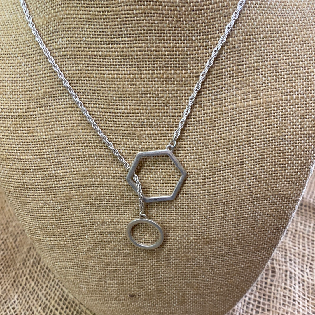 SILVER LARIET NECKLACE