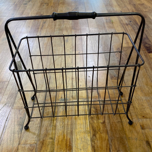 WIRE MAGAZINE RACK