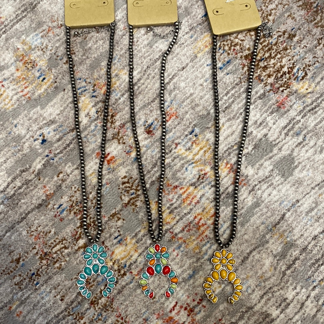 SMALL SILVER BEADED SQUASH NECKLACE