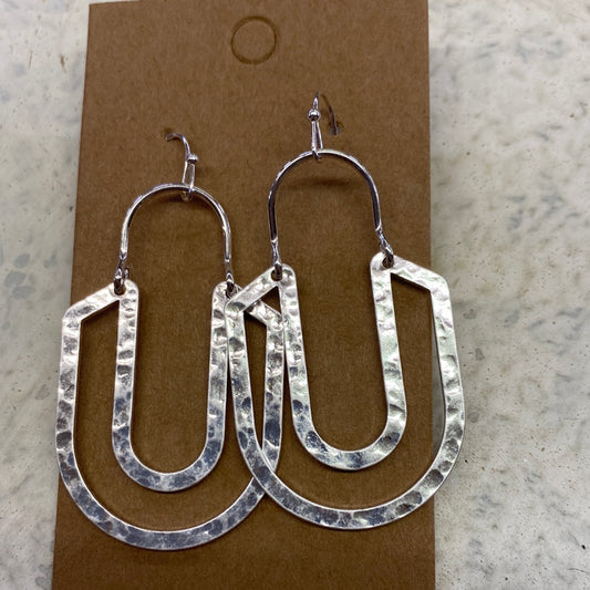 ETE SILVER ROUNDED EDGE EARRINGS