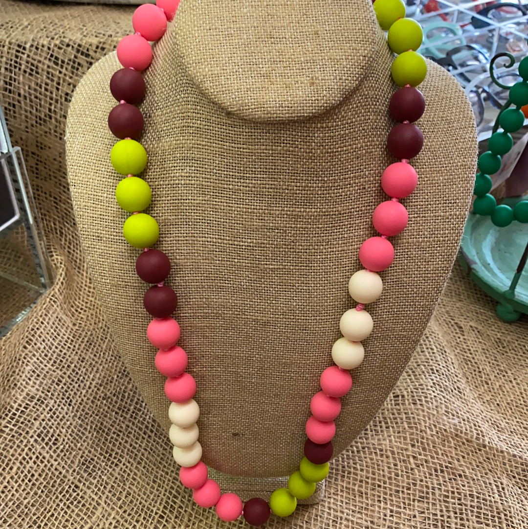 BLEEKER NECKLACE/PUNCHY PINK